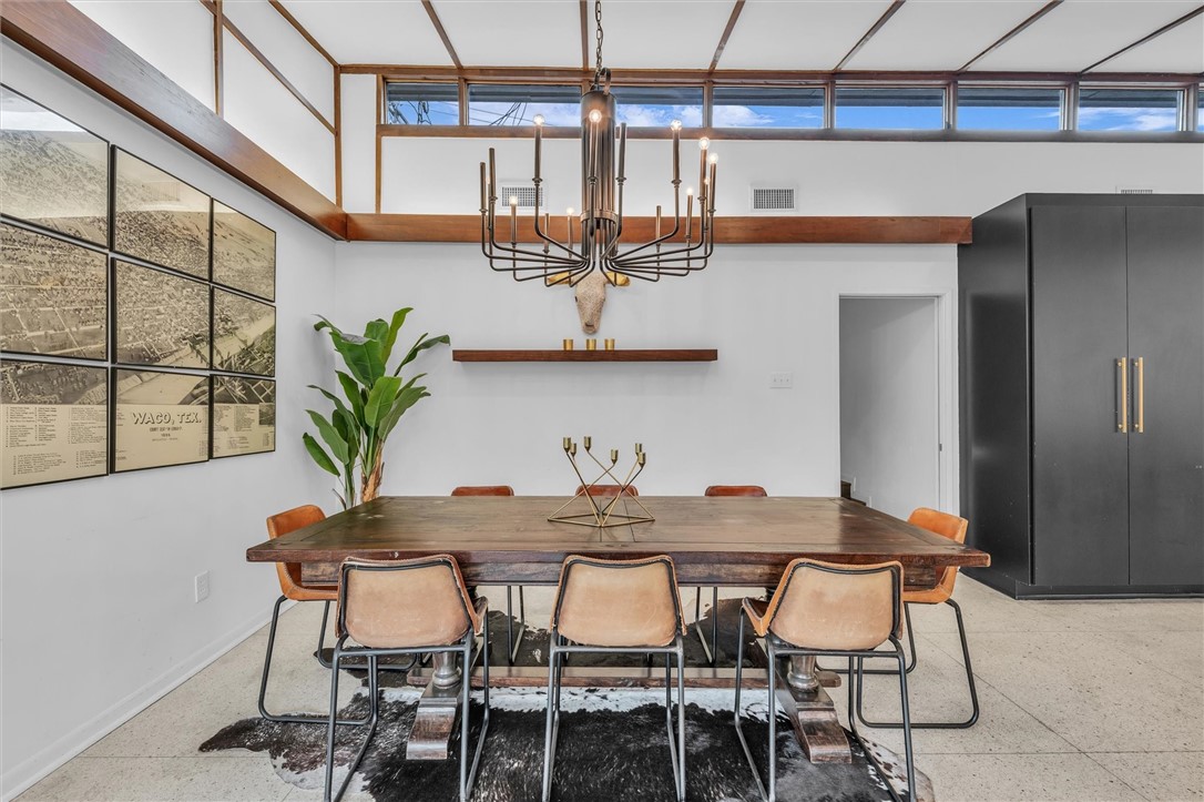 2517 Wooded Acres Drive