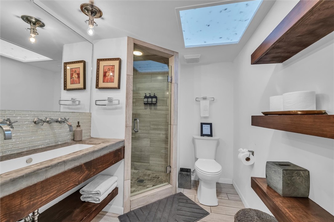 2517 Wooded Acres Drive