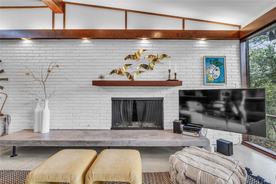 2517 Wooded Acres Drive