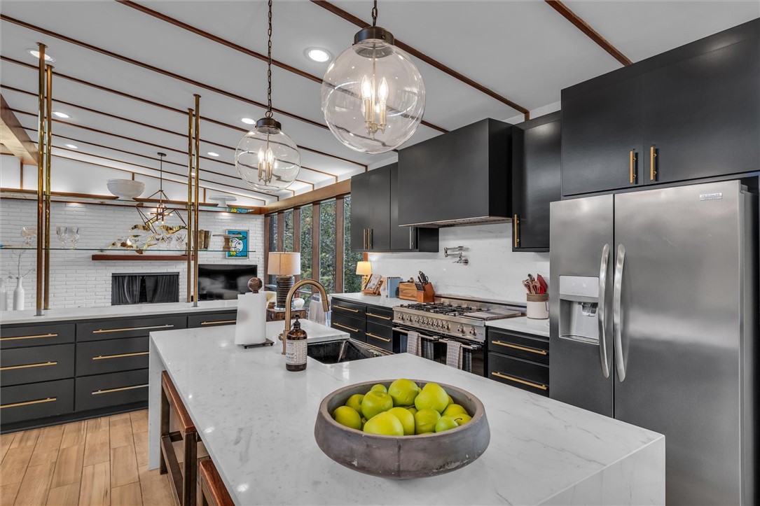 2517 Wooded Acres Drive