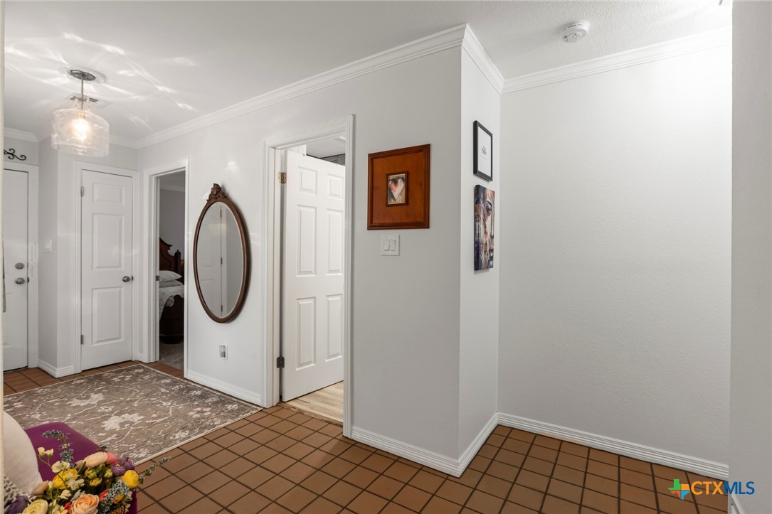 2101 Chisholm Trail