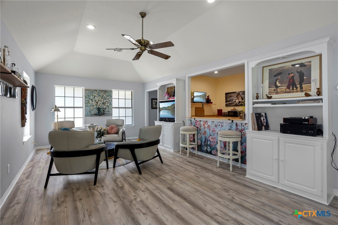 2101 Chisholm Trail