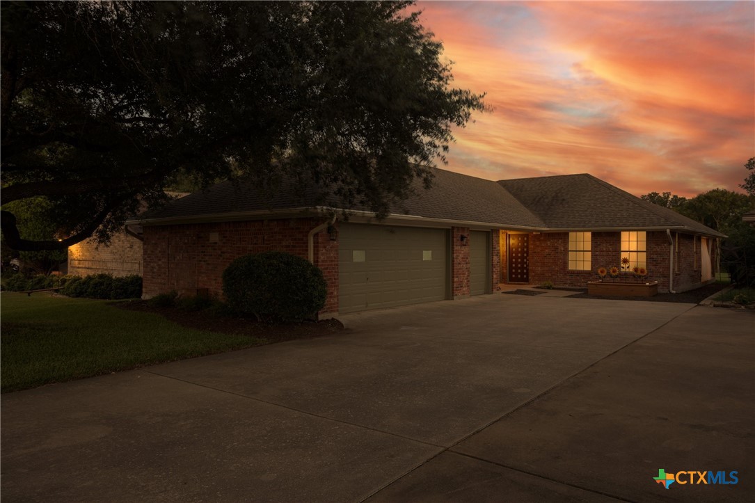 2101 Chisholm Trail