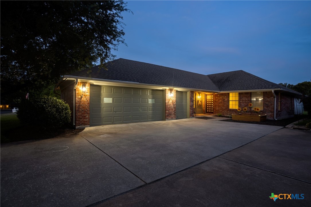 2101 Chisholm Trail