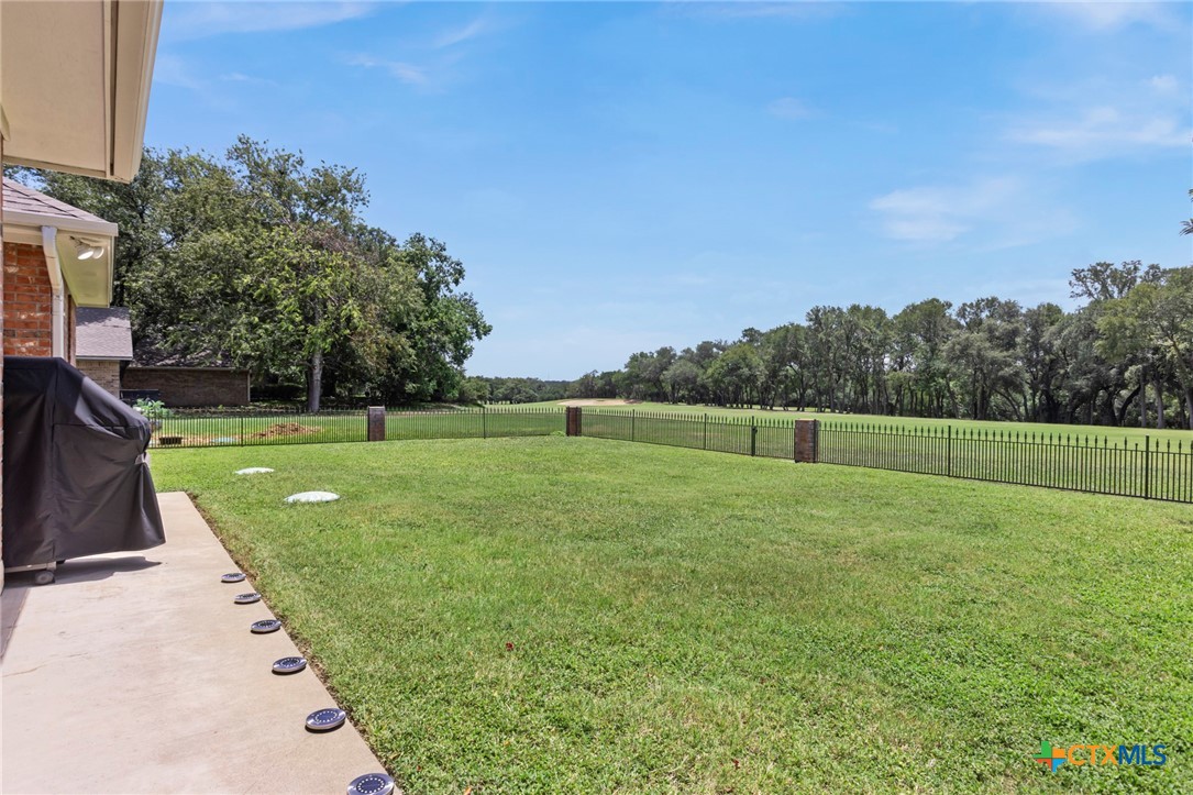 2101 Chisholm Trail