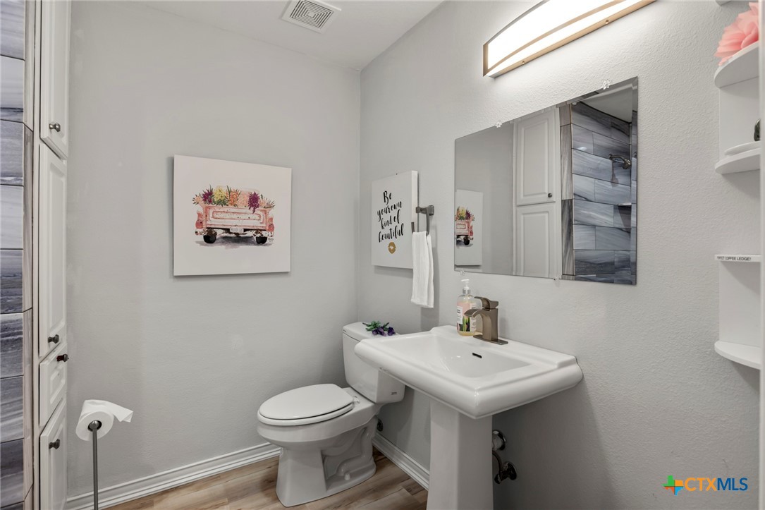 2101 Chisholm Trail