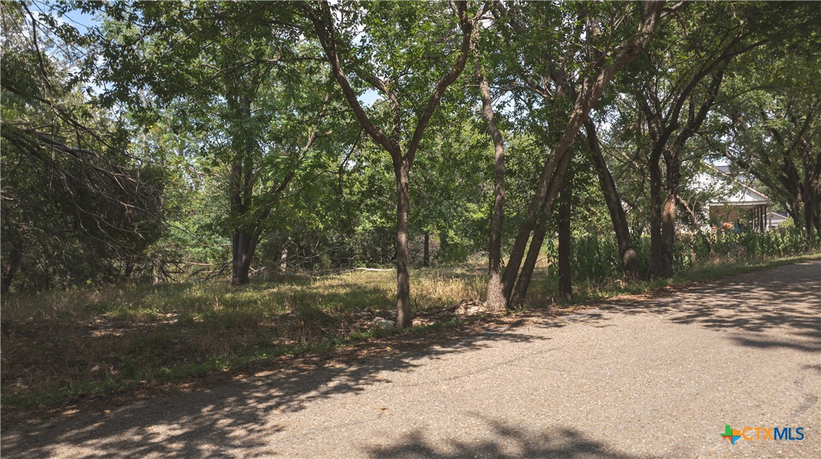 800 Hillcrest Drive