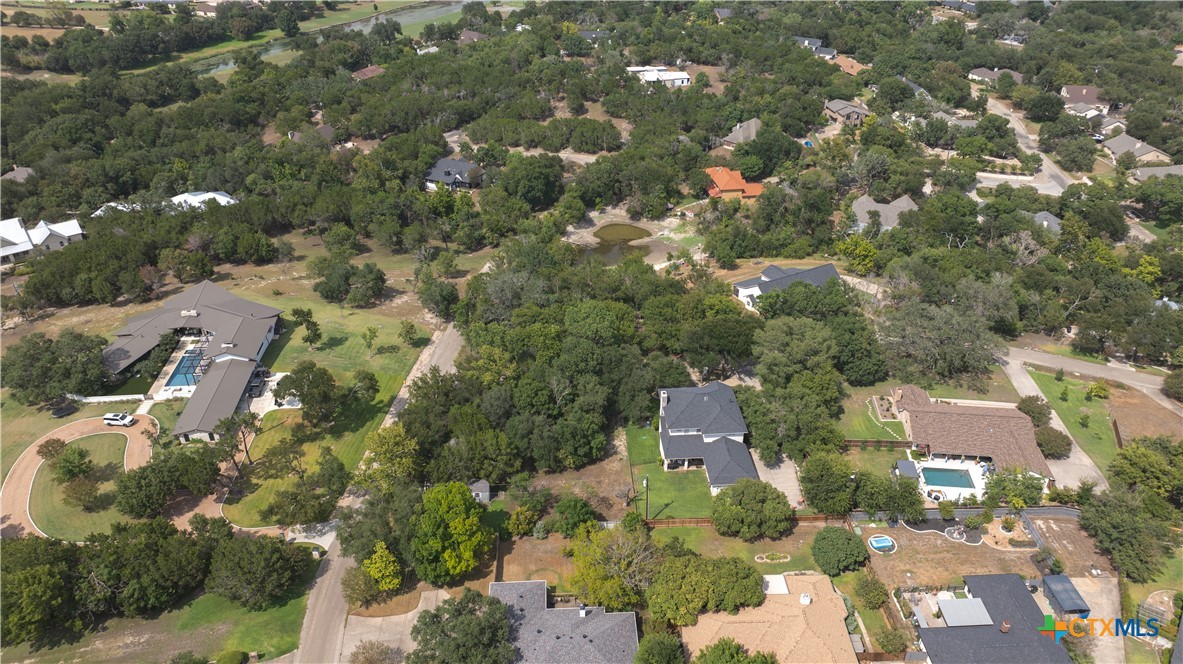 800 Hillcrest Drive