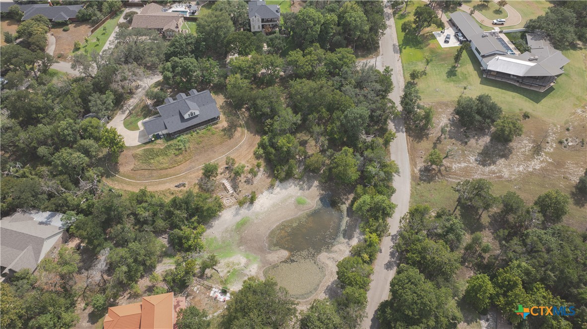 800 Hillcrest Drive