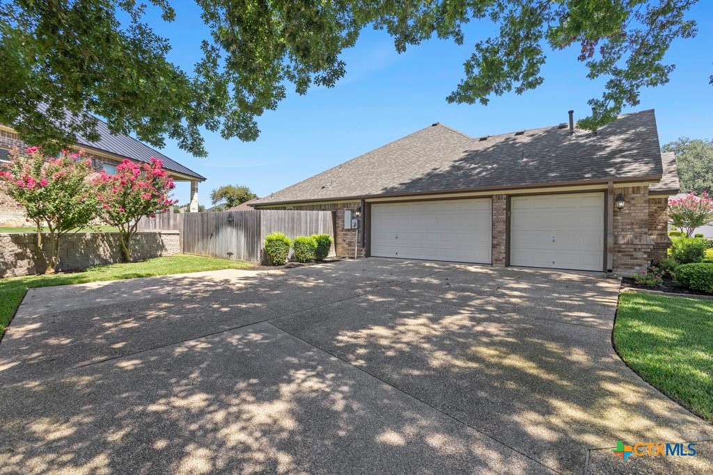 3712 Fall Creek Lane