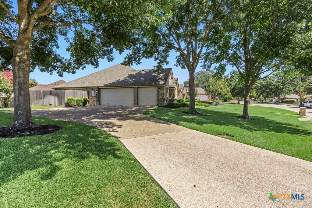 3712 Fall Creek Lane