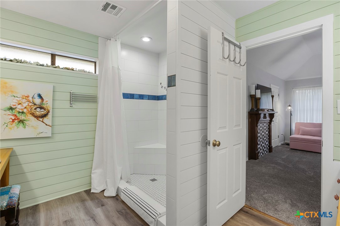 2101 Chisholm Trail