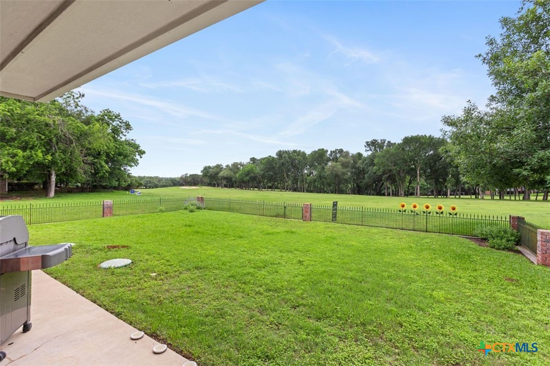 2101 Chisholm Trail