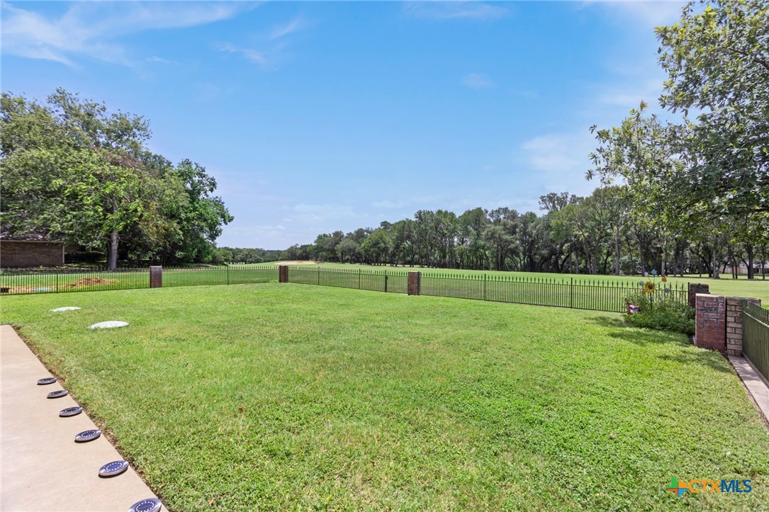2101 Chisholm Trail
