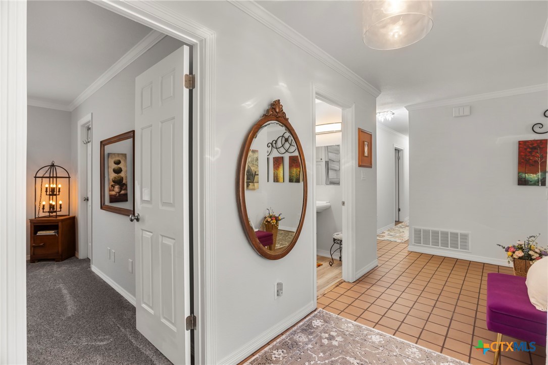 2101 Chisholm Trail