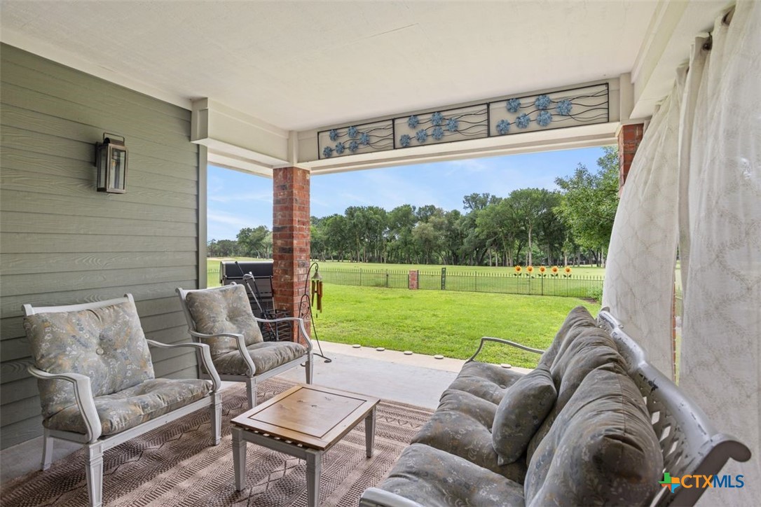 2101 Chisholm Trail