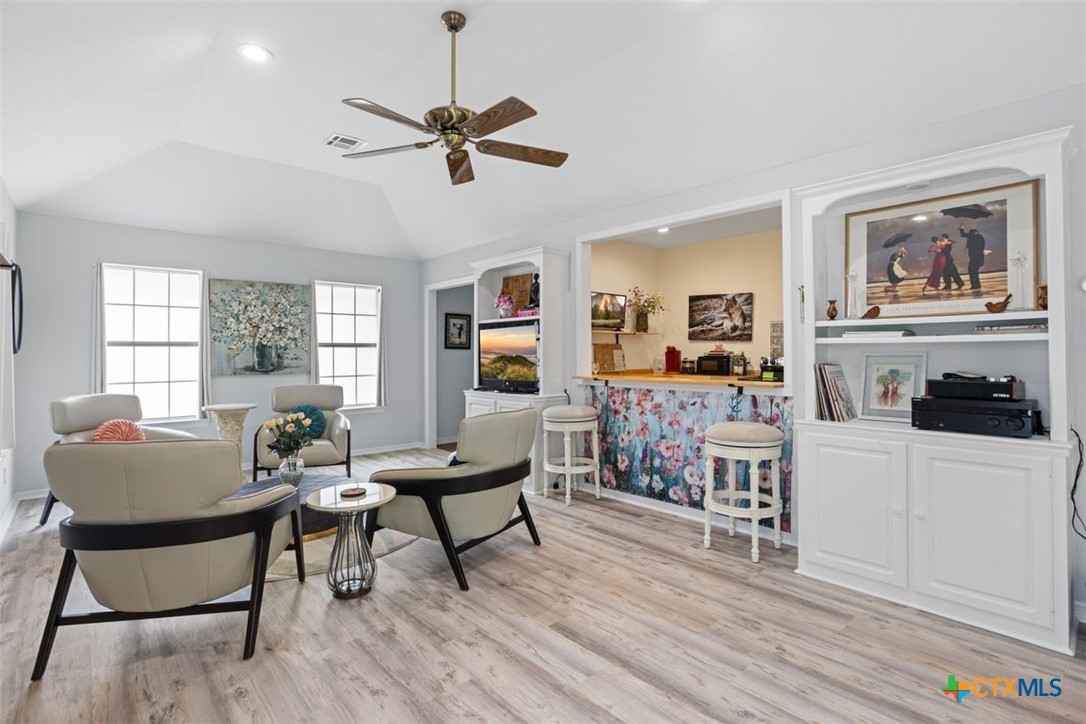 2101 Chisholm Trail