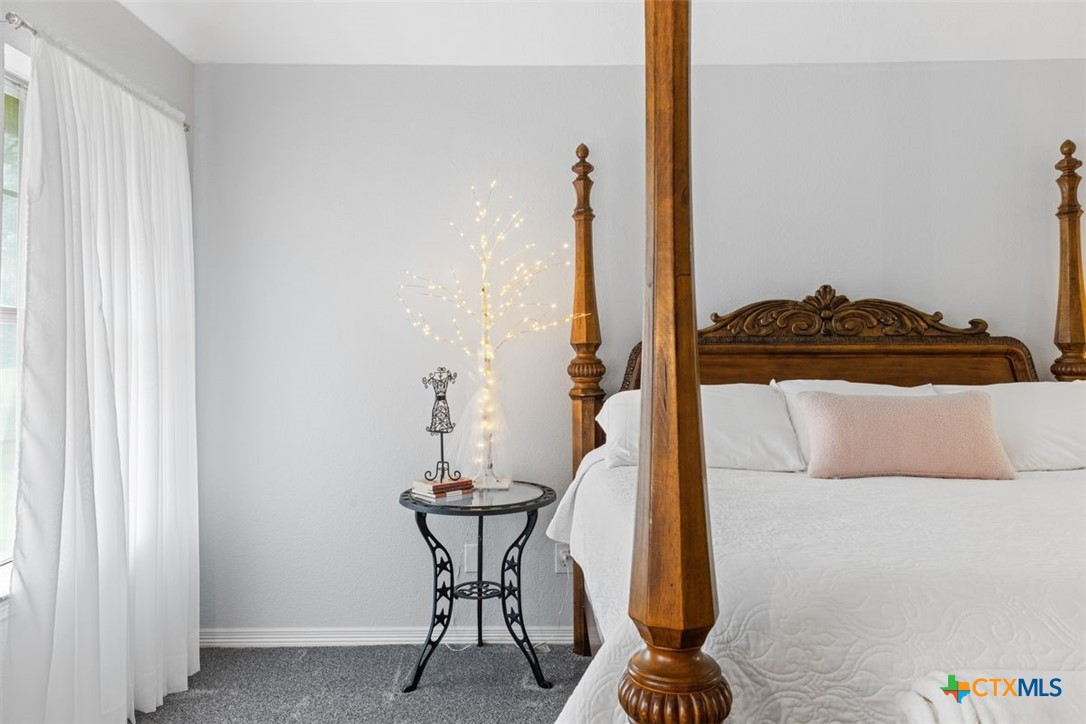 2101 Chisholm Trail