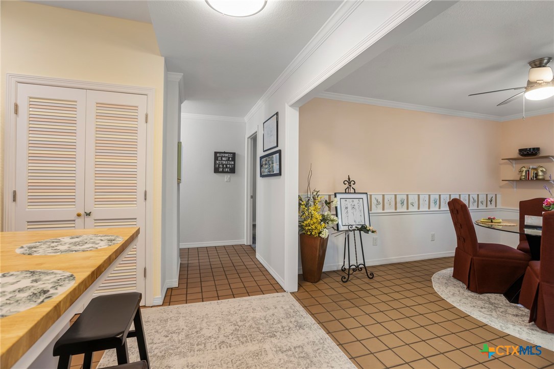 2101 Chisholm Trail