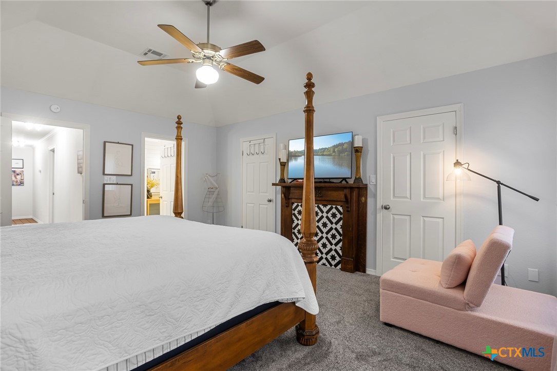 2101 Chisholm Trail