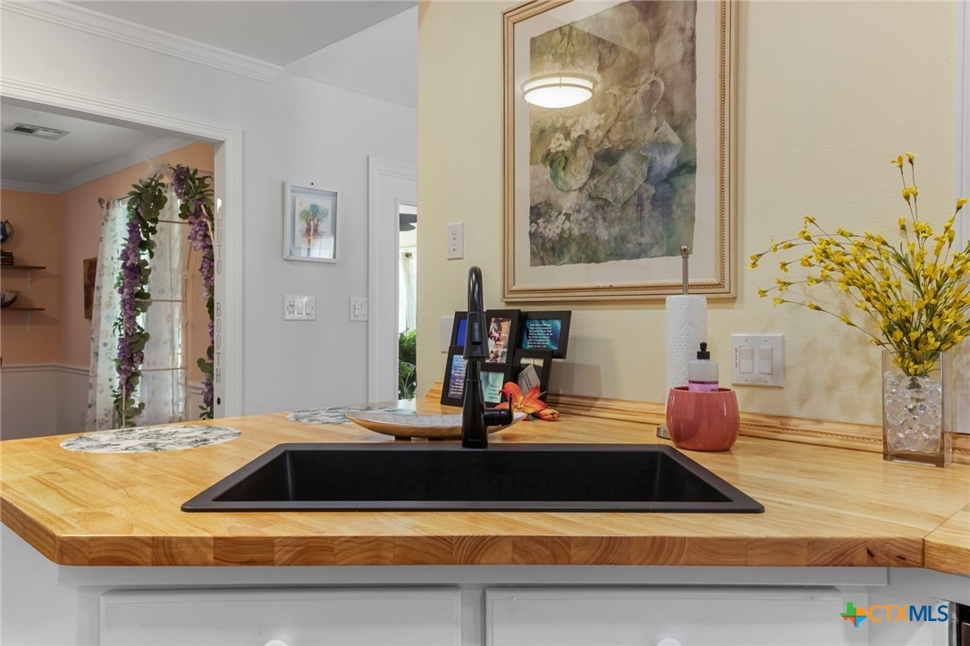 2101 Chisholm Trail