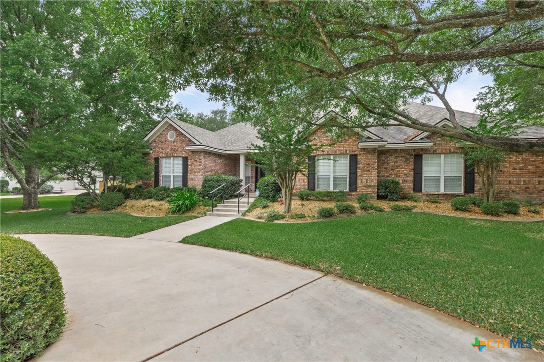 900 SALADO OAKS Drive