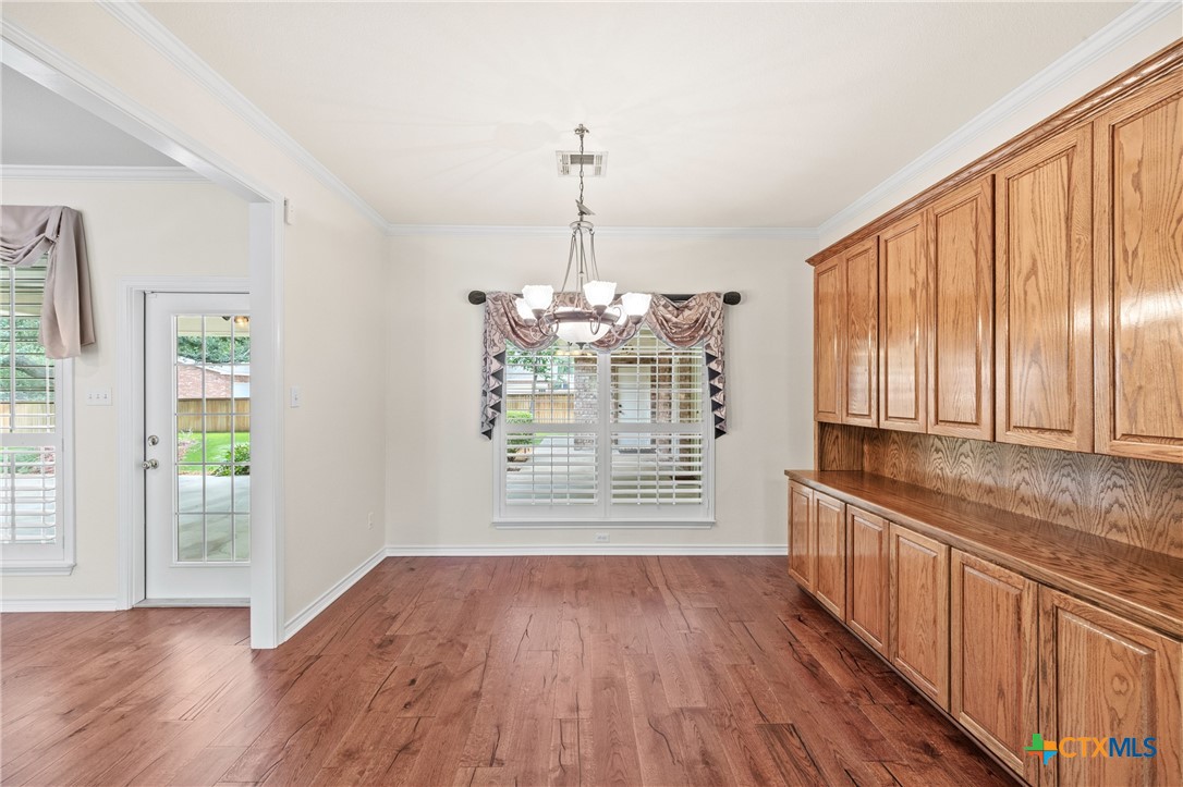 900 SALADO OAKS Drive