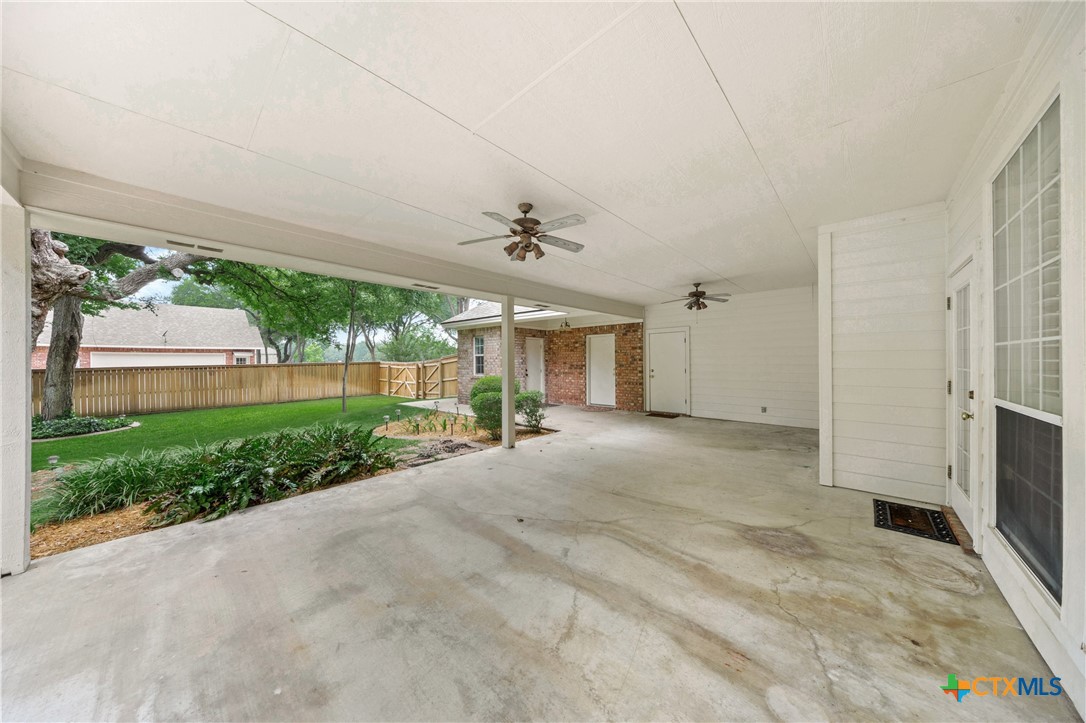 900 SALADO OAKS Drive