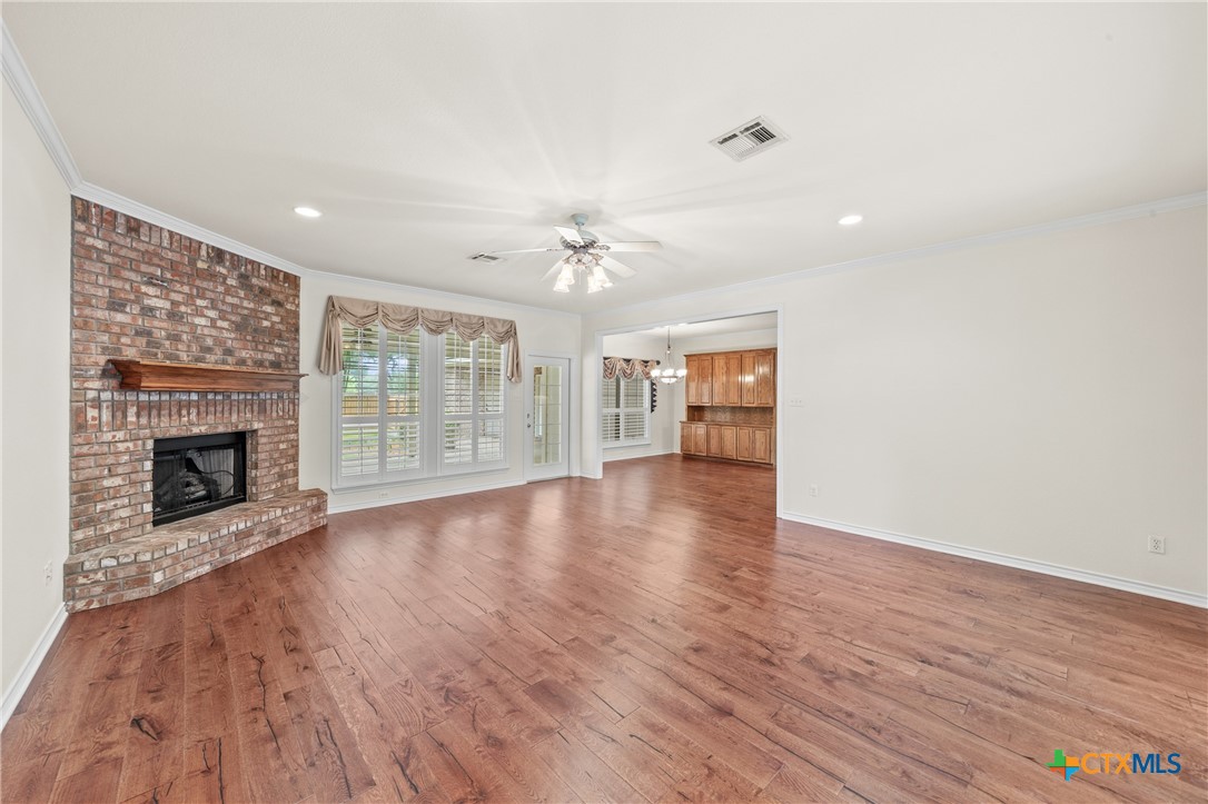 900 SALADO OAKS Drive
