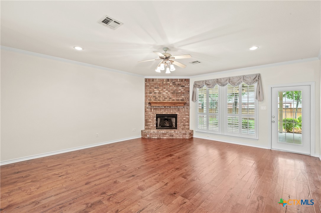 900 SALADO OAKS Drive