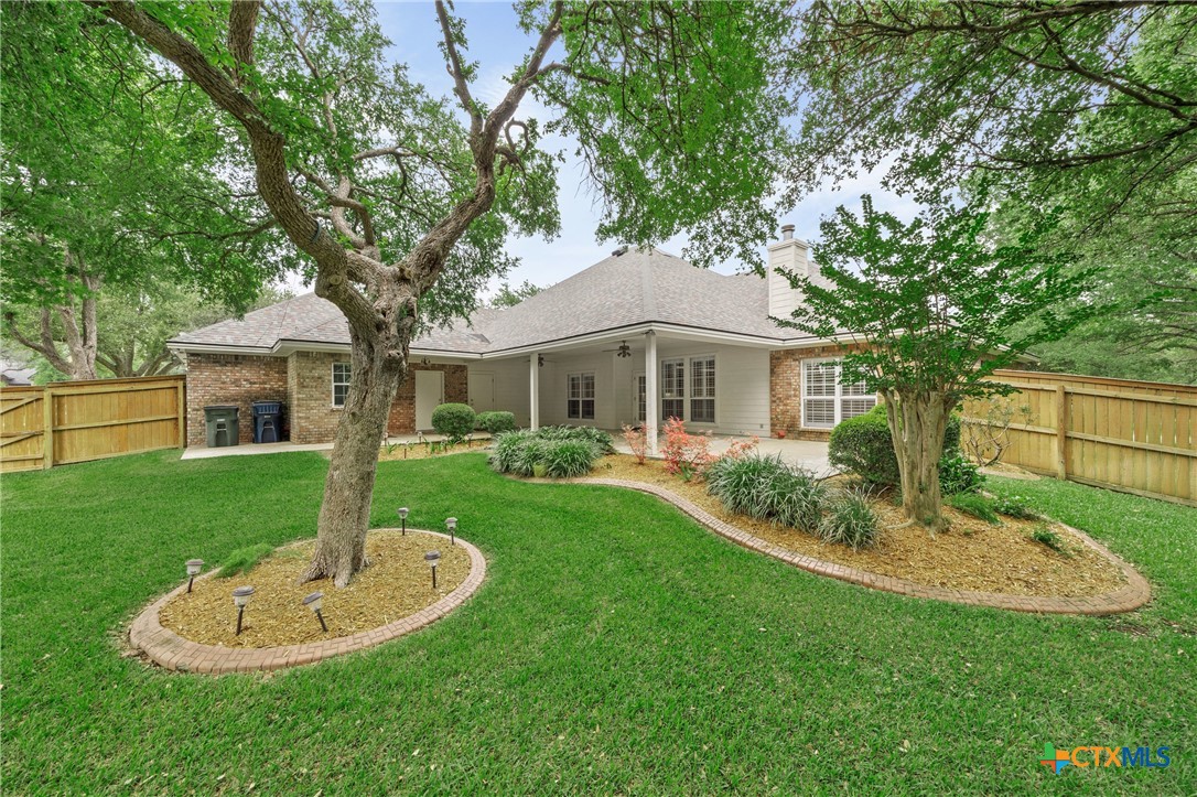 900 SALADO OAKS Drive