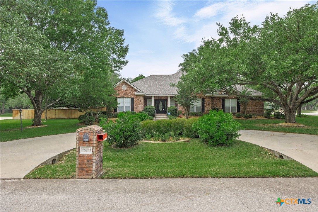 900 SALADO OAKS Drive