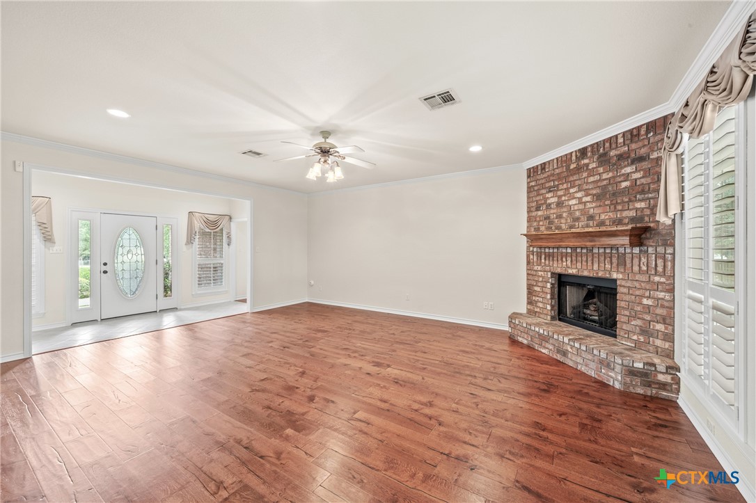 900 SALADO OAKS Drive
