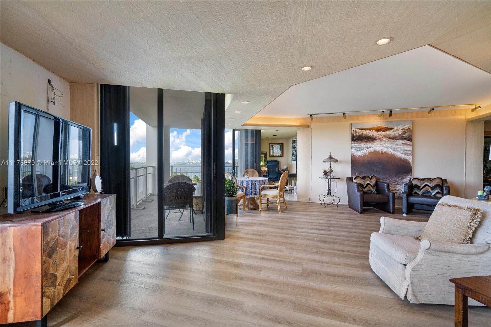 4000 Towerside Ter Unit: 707