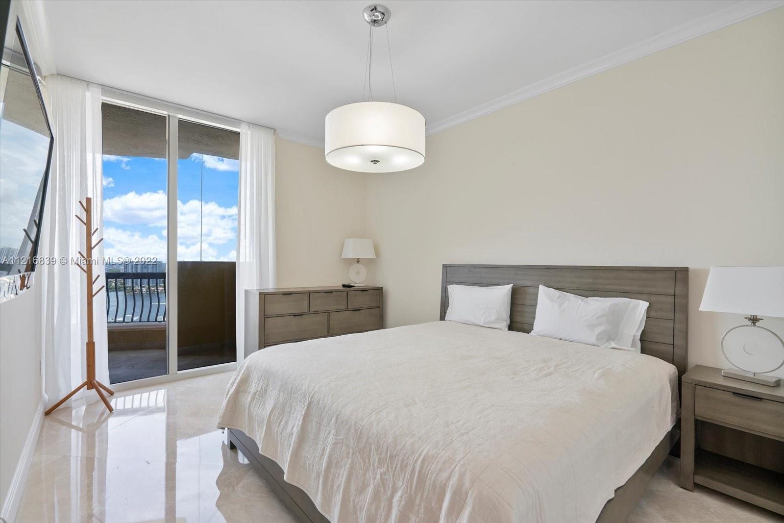 17875 Collins Ave Unit: 3305