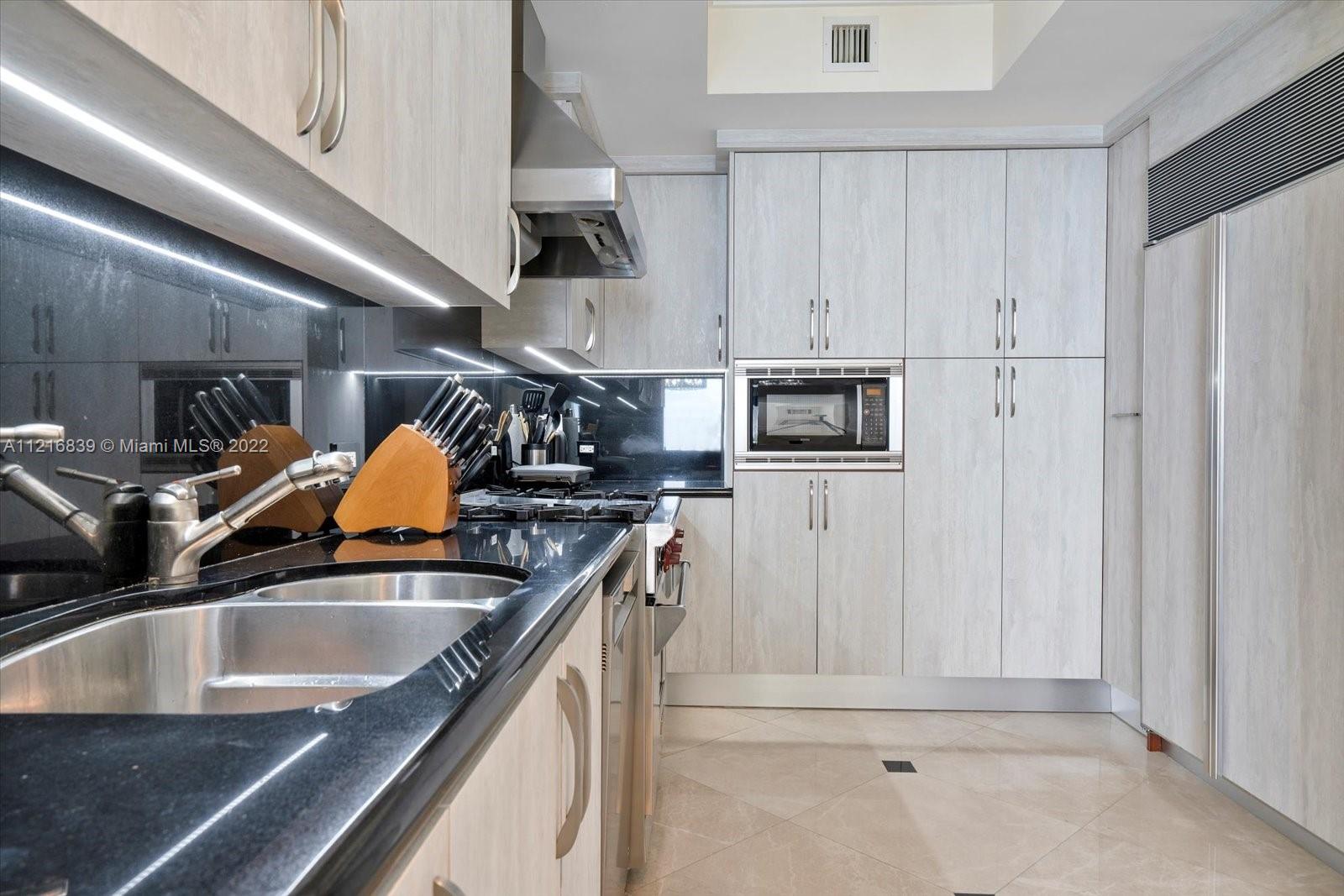 17875 Collins Ave Unit: 3305