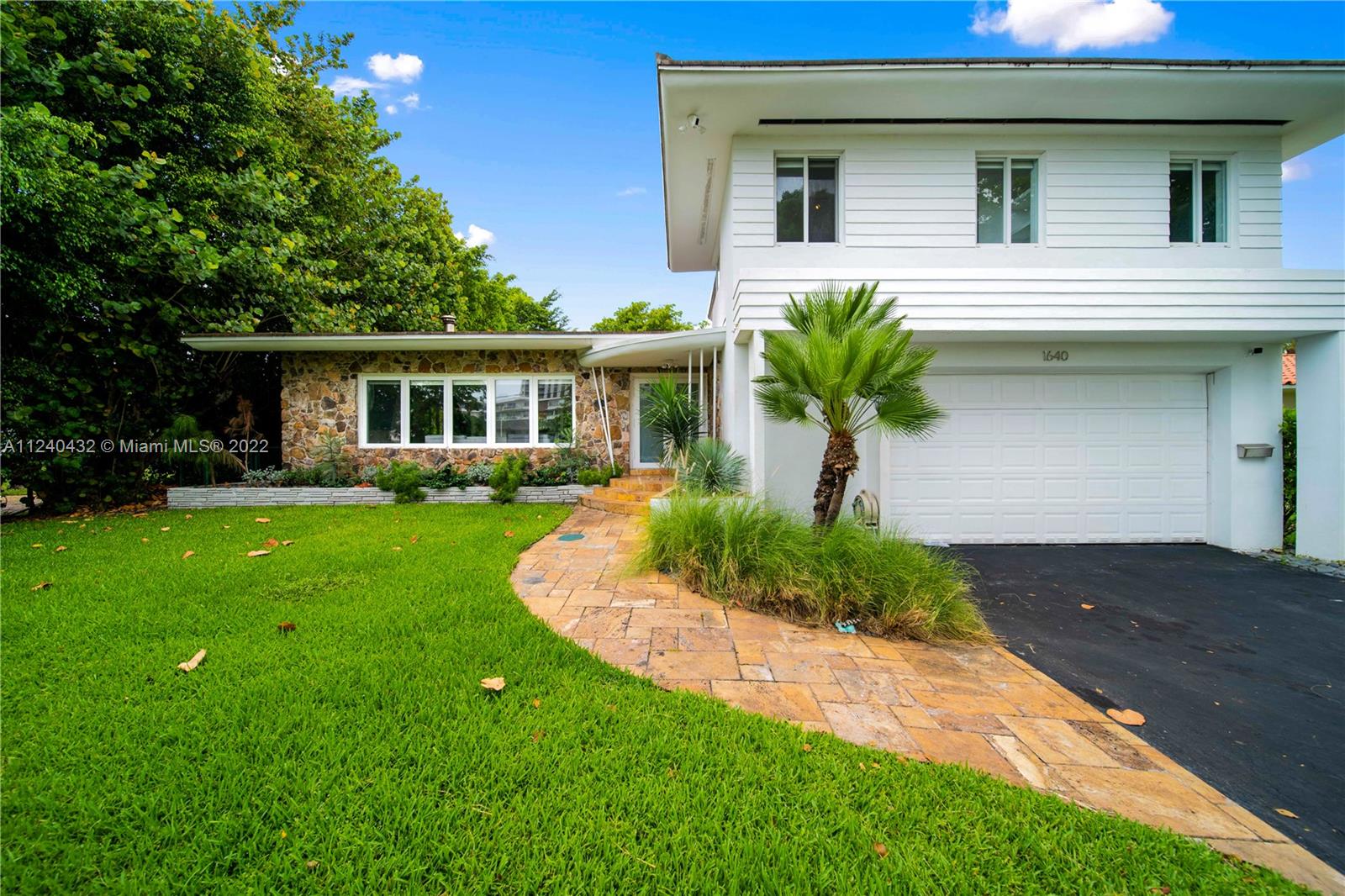 1640 NE 104th St