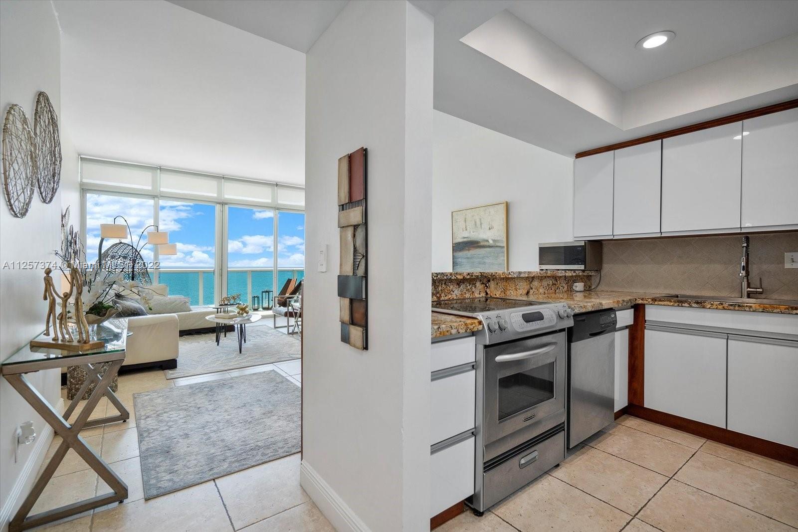 100 Bayview Dr Unit: 10