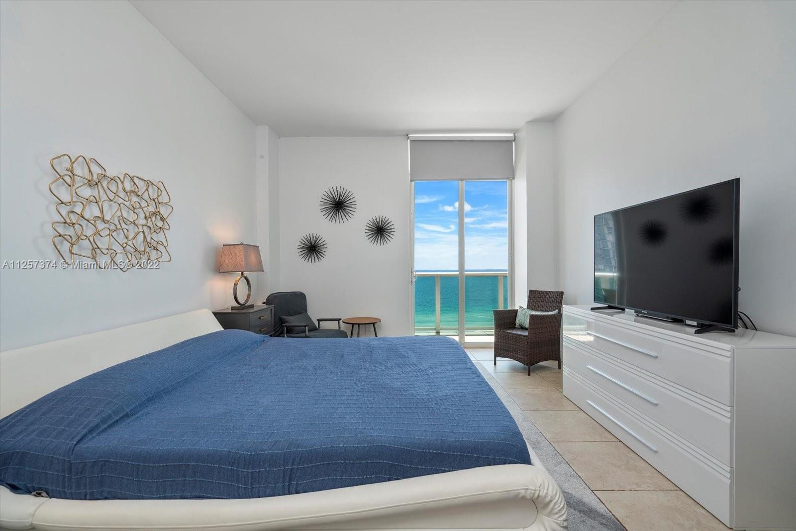 100 Bayview Dr Unit: 10