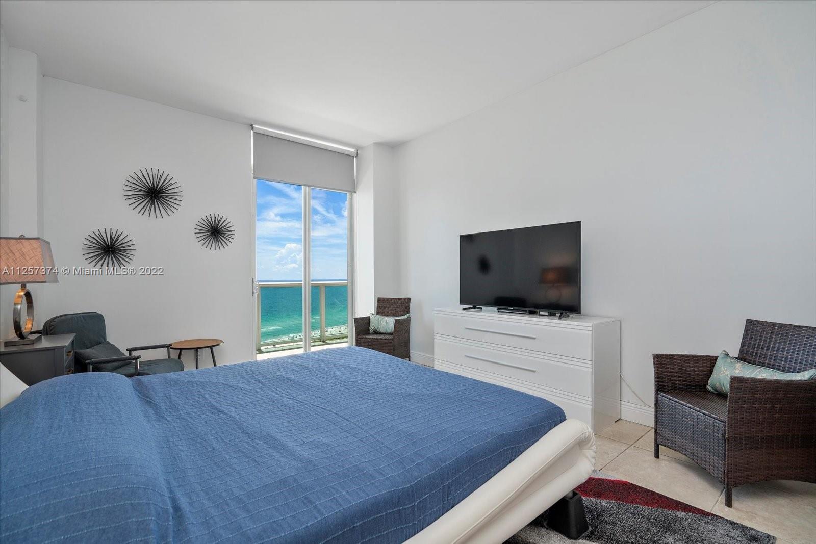 100 Bayview Dr Unit: 10