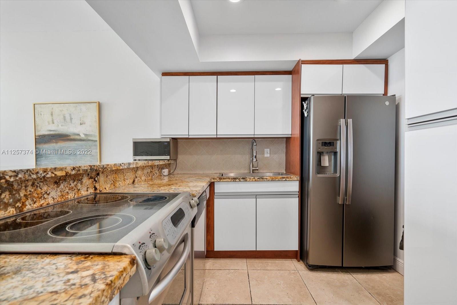 100 Bayview Dr Unit: 10