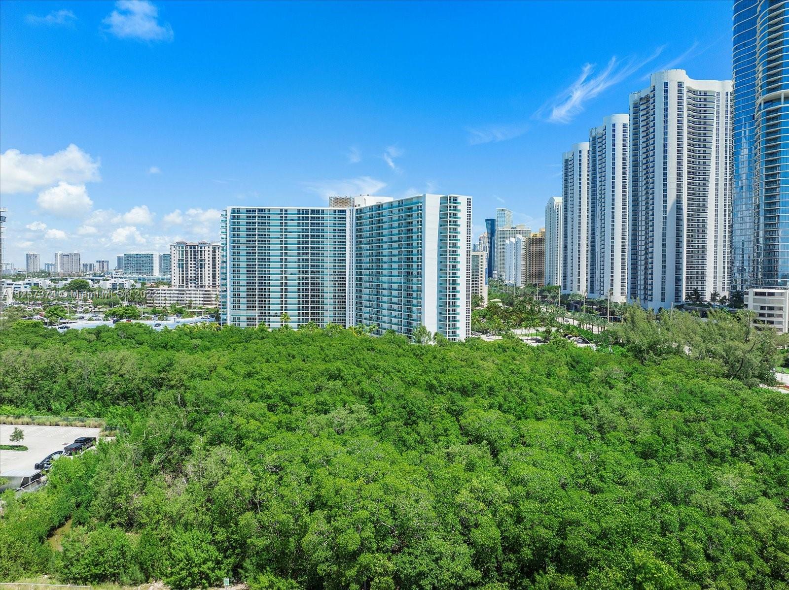 100 Bayview Dr Unit: 10