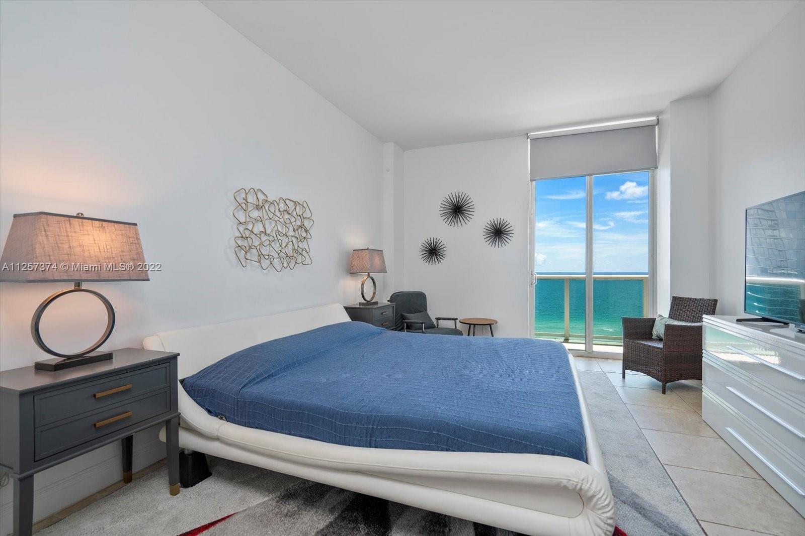 100 Bayview Dr Unit: 10