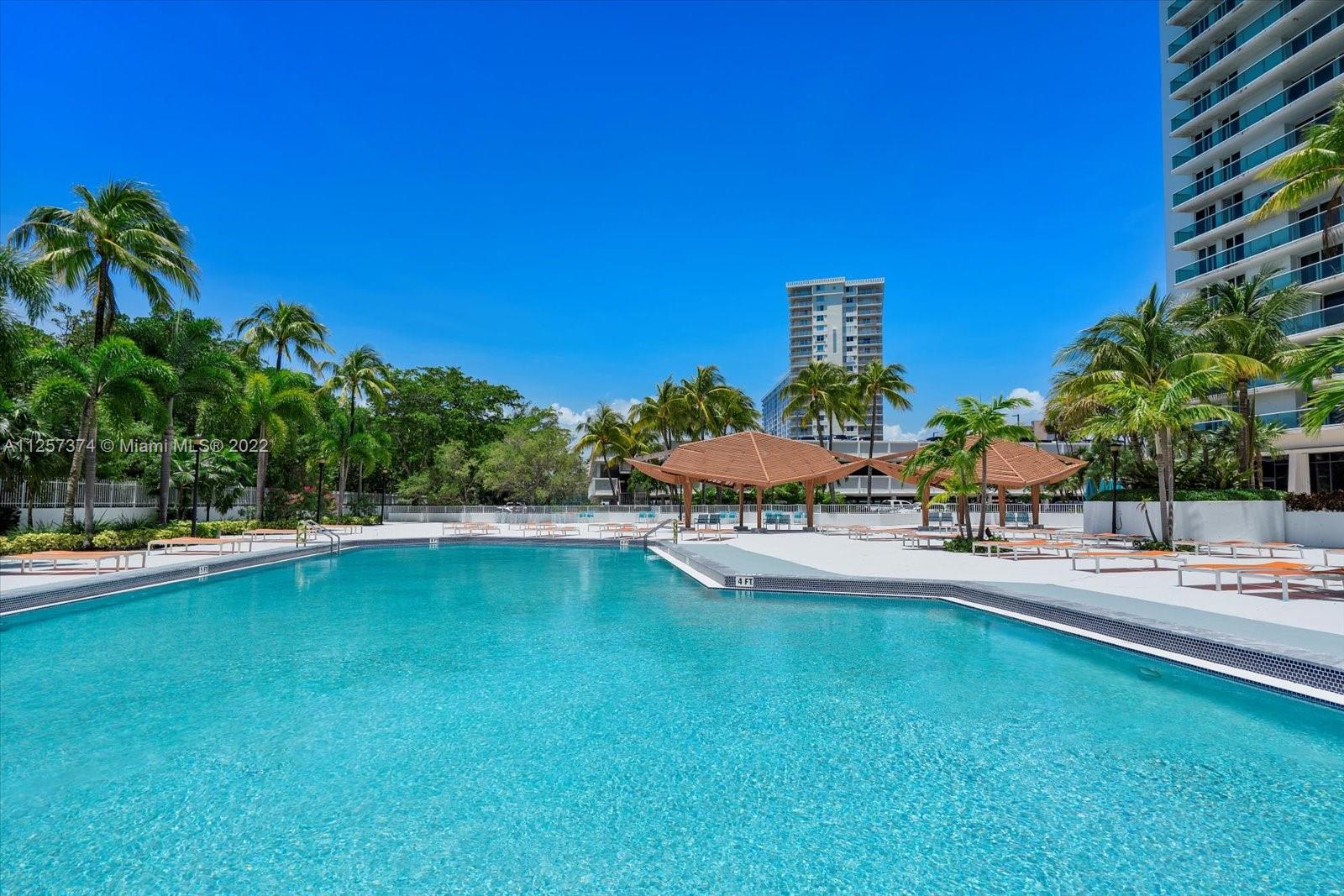 100 Bayview Dr Unit: 10