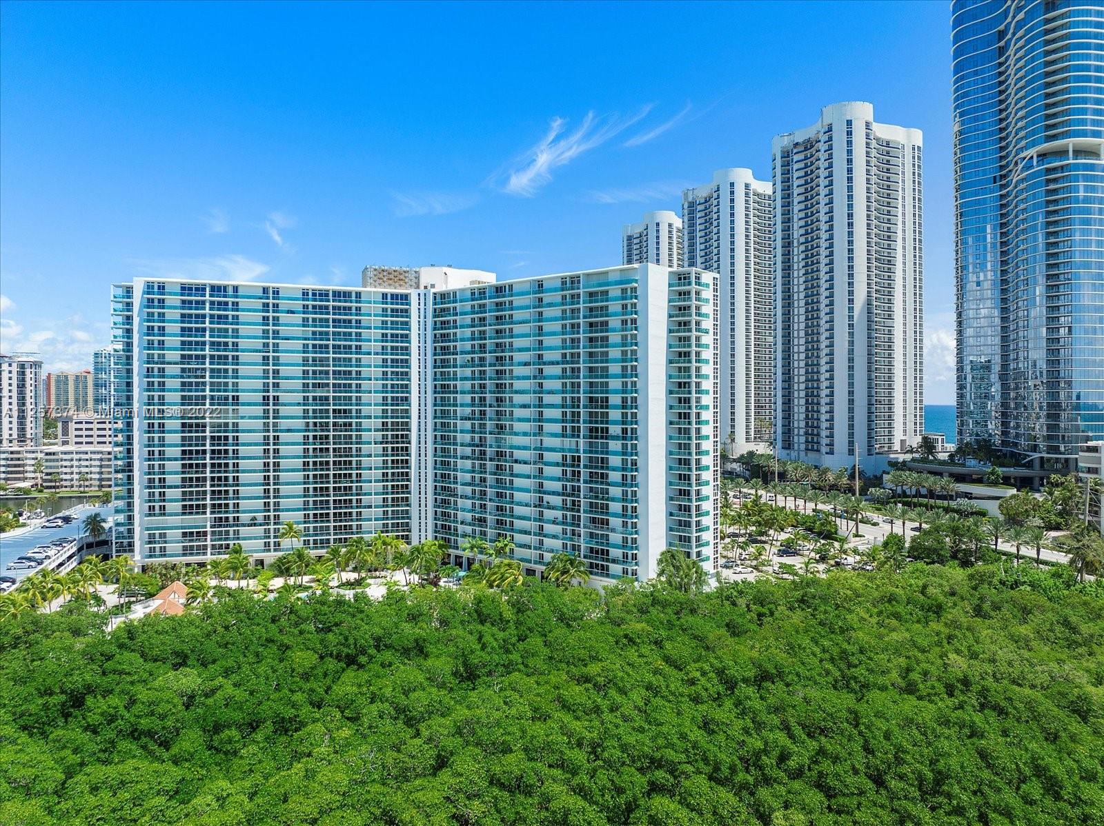 100 Bayview Dr Unit: 10