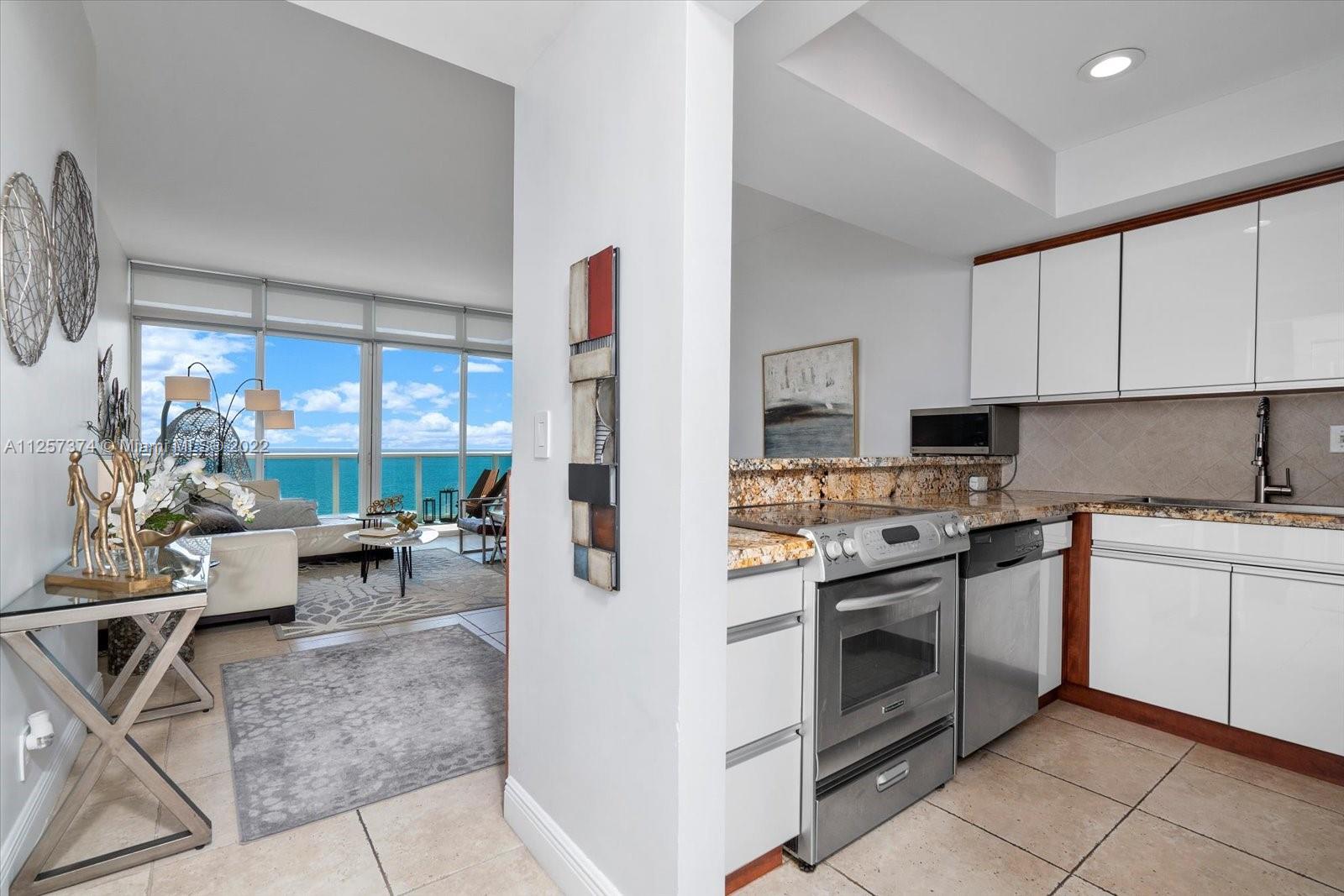 100 Bayview Dr Unit: 10