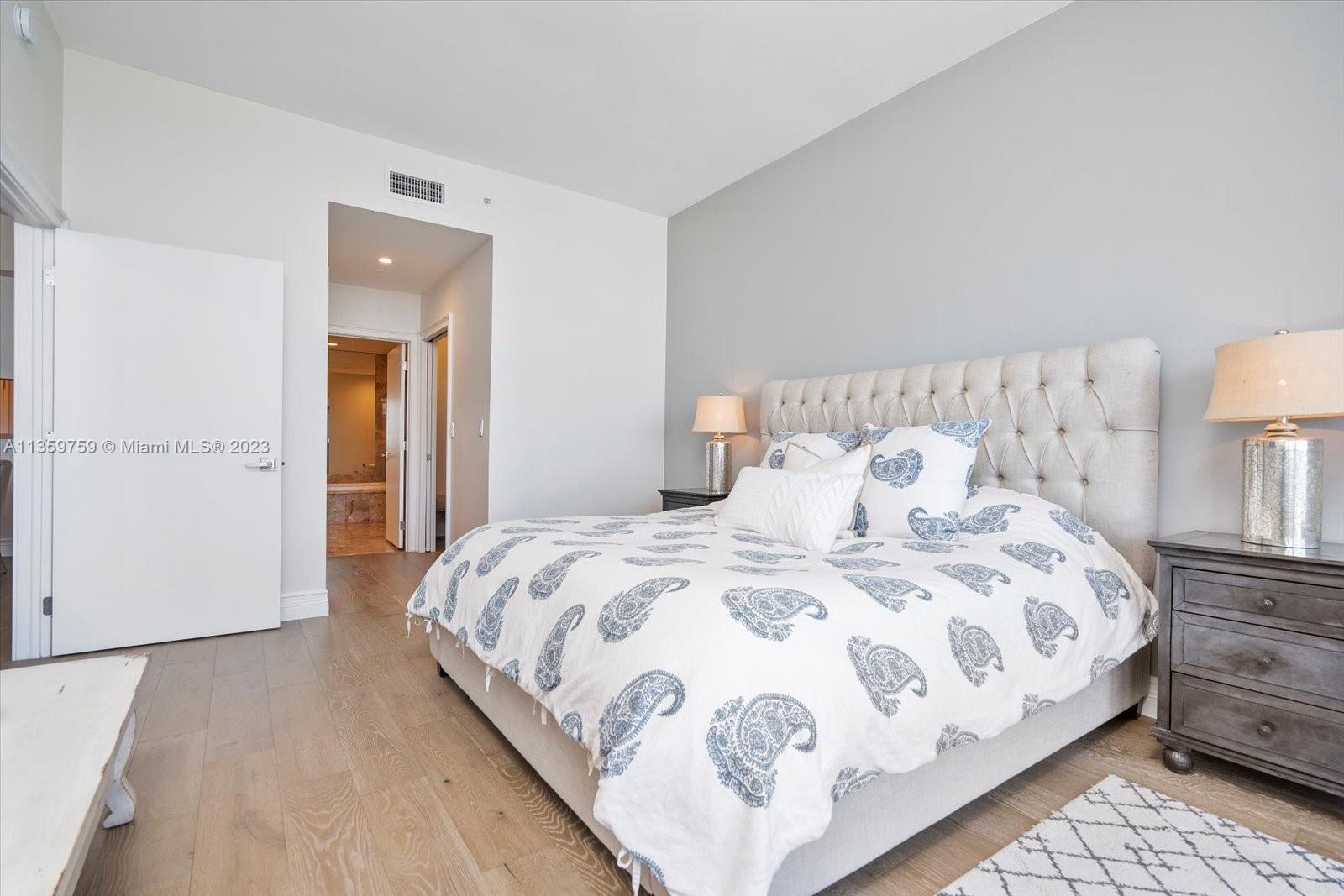 9595 Collins Ave Unit: NPHG