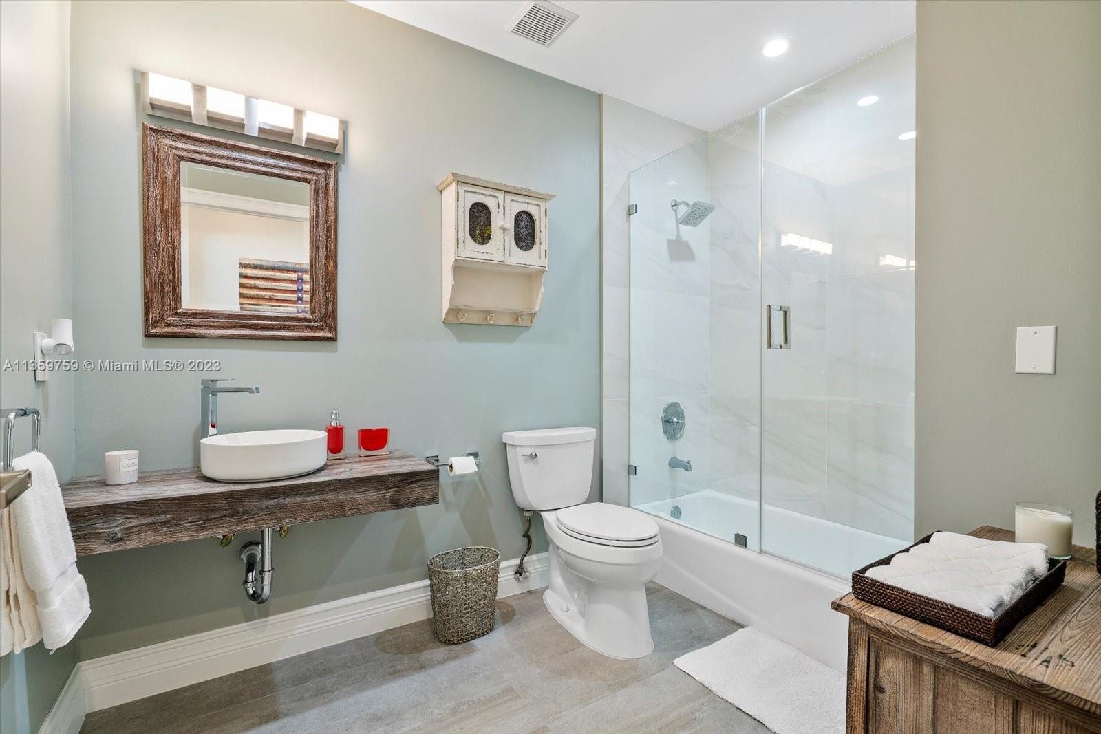 9595 Collins Ave Unit: NPHG