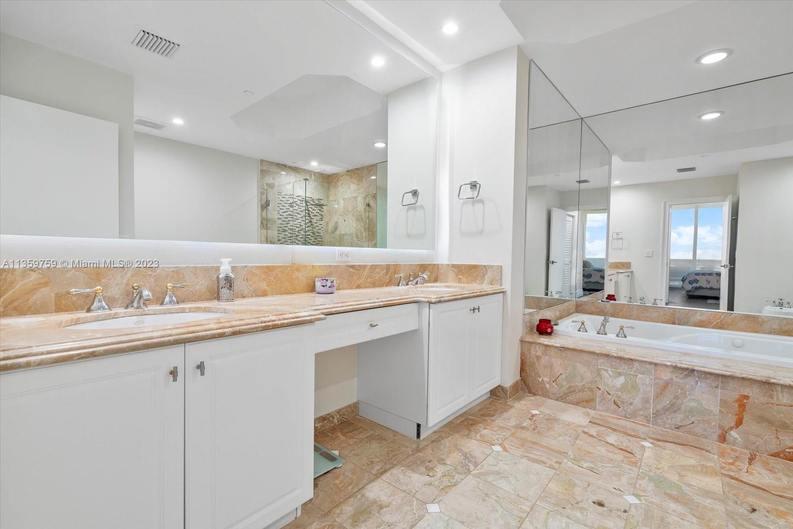 9595 Collins Ave Unit: NPHG