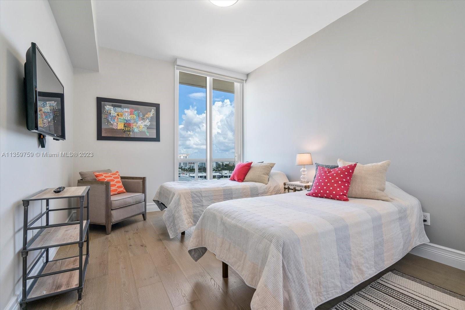 9595 Collins Ave Unit: NPHG
